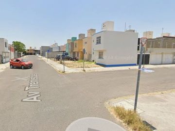 (BC) CASA EN VENTA EN AV. TRENISTAS SANTIAGO DE QUERETARO