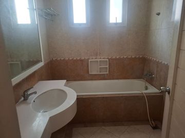Disewakan Rumah Cantik 2 Lantai di Cluster Sutera Onyx, Alam Sutera, Tangerang