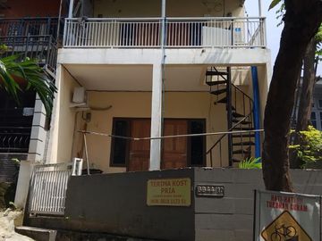Di sewakan rumah kosan 3 pintu, dalam komplek pondok Pekayon indah, galaxi bekasi