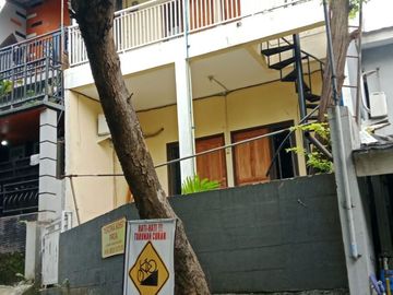 Di sewakan rumah kosan 3 pintu, dalam komplek pondok Pekayon indah, galaxi bekasi
