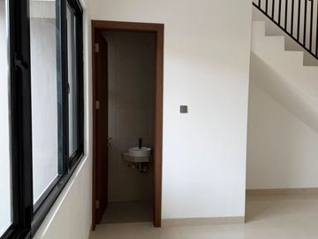 Jual Rumah Baru Siap Huni 2 Lantai di Villa Melati Mas Dekat Tol Serpong, Stasiun Rawa Buntu, Living World Alam Sutera dan Kawasan BSD