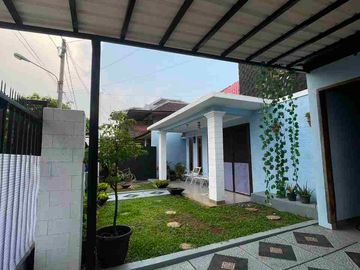 Rumah 2 Lantai Siap Huni, Semifurnished, Bebas Banjir, Lokasi Strategis di Dukuh Zamrud, Bekasi