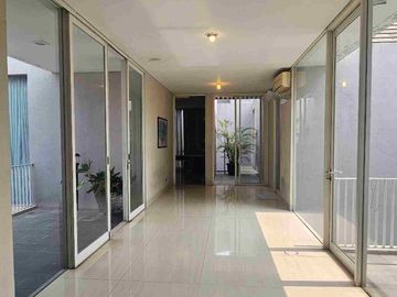 dijual cepat rumah ala villa di Pondok Hijau Golf gading serpong
