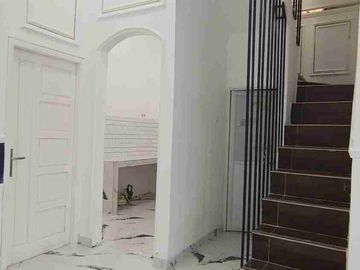 DIJUAL TOWNHOUSE MEWAH