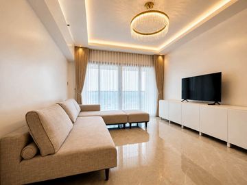 Renovated High-Floor 1BR Residence at One Shangri-La Place for Sale