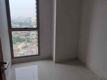 Disewakan Apartement Semi Furnished Lantai Tinggi Tower D Di Taman Anggrek Residence - Jakarta Barat.