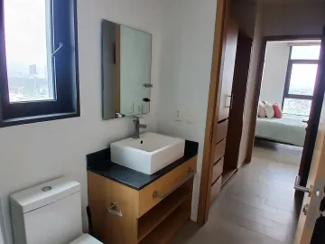 Departamento en renta en torre Viena l Polarea