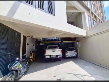 OFFICE BUILDING FOR SALE OR FOR RENT IN MANDALUYONG