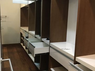 For Lease! 3 Bedrooms + 5 Toilet and Bath at Dasmariñas Village, Makati