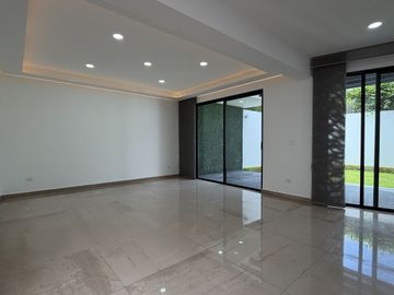 CASA EN VENTA SEGUNDA SECCION LOMAS DE ANGELOPOLIS PARQUE CAIRO HERMOSA