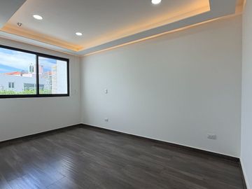 CASA EN VENTA SEGUNDA SECCION LOMAS DE ANGELOPOLIS PARQUE CAIRO HERMOSA