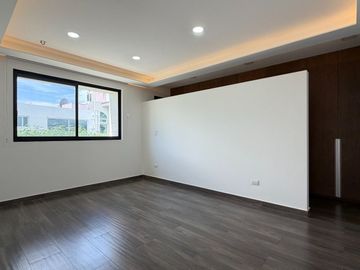 CASA EN VENTA SEGUNDA SECCION LOMAS DE ANGELOPOLIS PARQUE CAIRO HERMOSA
