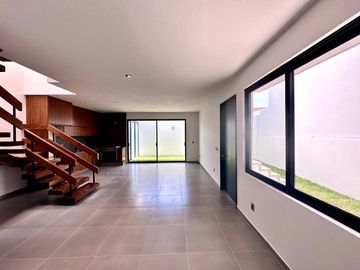 Casa Nueva en Venta en Bosque Real de Santa Anita, Tlajomulco.