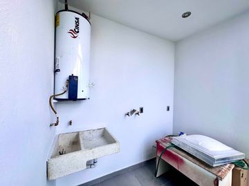 Casa Nueva en Venta en Bosque Real de Santa Anita, Tlajomulco.