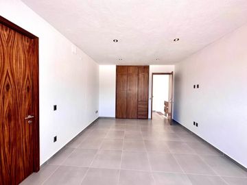 Casa Nueva en Venta en Bosque Real de Santa Anita, Tlajomulco.