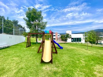 Casa Nueva en Venta en Bosque Real de Santa Anita, Tlajomulco.