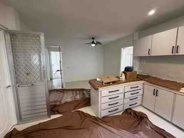For Lease! 5 Bedrooms + 4 Toilet and Bath at Dasmariñas Village, Makati
