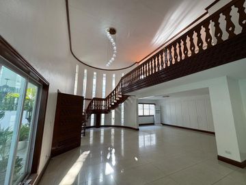 For Lease! 5 Bedrooms + 4 Toilet and Bath at Dasmariñas Village, Makati