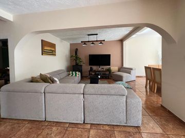 Casa en venta en Vistabella Morelia ✨ 4 recámaras | 🌞 Paneles solares | 🌿 Amplia y equipada