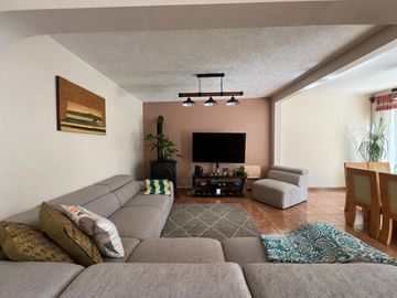 Casa en venta en Vistabella Morelia ✨ 4 recámaras | 🌞 Paneles solares | 🌿 Amplia y equipada