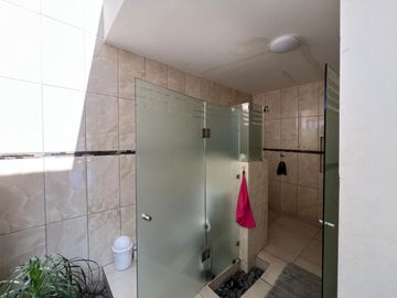 Casa en venta en Vistabella Morelia ✨ 4 recámaras | 🌞 Paneles solares | 🌿 Amplia y equipada