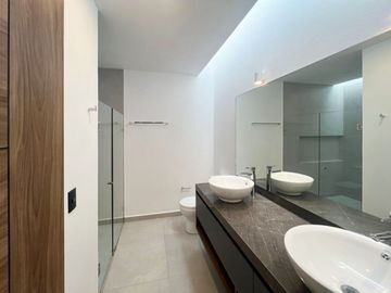 Casa nueva en venta Álamos Tres Marías, Morelia, Arquitectura Moderna, Fracc. exclusivo con alberca