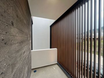 Casa nueva en venta Álamos Tres Marías, Morelia, Arquitectura Moderna, Fracc. exclusivo con alberca