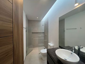 Casa nueva en venta Álamos Tres Marías, Morelia, Arquitectura Moderna, Fracc. exclusivo con alberca