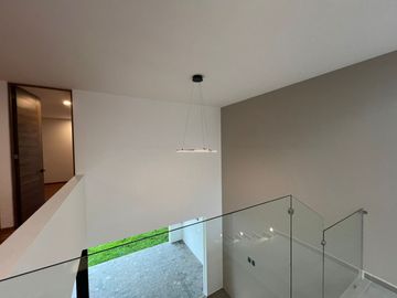 Casa nueva en venta Álamos Tres Marías, Morelia, Arquitectura Moderna, Fracc. exclusivo con alberca