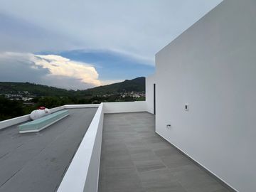 Casa nueva en venta Álamos Tres Marías, Morelia, Arquitectura Moderna, Fracc. exclusivo con alberca