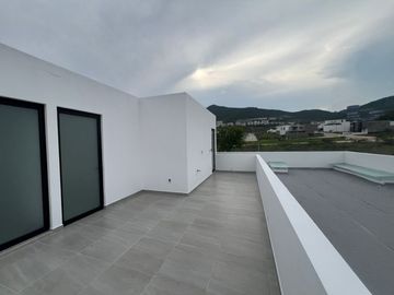 Casa nueva en venta Álamos Tres Marías, Morelia, Arquitectura Moderna, Fracc. exclusivo con alberca
