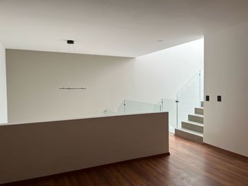 Casa nueva en venta Álamos Tres Marías, Morelia, Arquitectura Moderna, Fracc. exclusivo con alberca