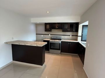 Casa en VENTA; Fraccionamiento Colón en Guadalajara, Jalisco.