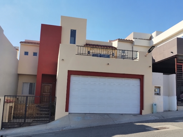OPORTUNIDAD RESIDENCIAL SAN MARINO CASA DE TRES RECAMARAS