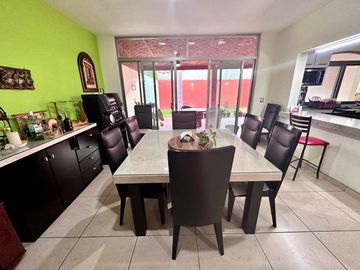 Casa en venta en El Palomar, parte baja