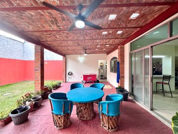 Casa en venta en El Palomar, parte baja