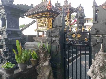 RUMAH SECOND LANTAI II DI DALUNG PERMAI BADUNG BALI