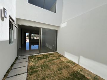 Casa Nueva En Venta – Jesús Del Monte Fraccionamiento privado con vigilancia 24/7 y amplias áreas verdes, ideal para disfrutar en familia.