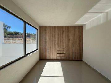Casa Nueva En Venta – Jesús Del Monte Fraccionamiento privado con vigilancia 24/7 y amplias áreas verdes, ideal para disfrutar en familia.