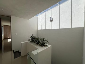 Casa Nueva En Venta – Jesús Del Monte Fraccionamiento privado con vigilancia 24/7 y amplias áreas verdes, ideal para disfrutar en familia.