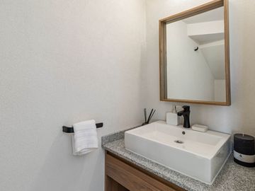 Casa en Venta con Alberca y Área de Juegos Infantiles al sur de Cuernavaca Morelos