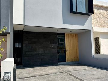 Casa nueva en venta Cañadas del bosque Tres Marías, Fracc. privado con vigilancia, canchas, juegos infantiles, etc