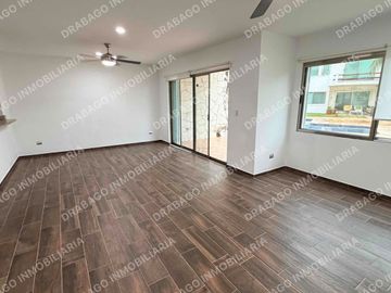 Casa en venta con alberca y seguridad en privada en álamos 1