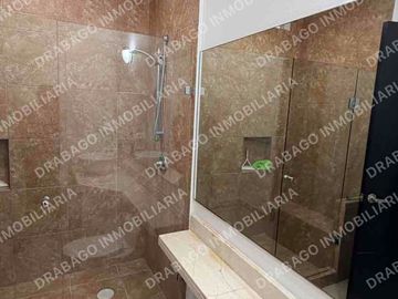 Casa en venta con alberca y seguridad en privada en álamos 1