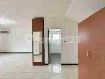 Rumah Lt 1.000m² Dalam Twon House Di KKO Cilandak