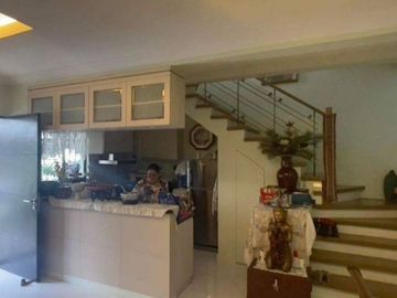 FOR SALE: 4-Bedroom Townhouse / Duplex in Ferndale Villas, Quezon City