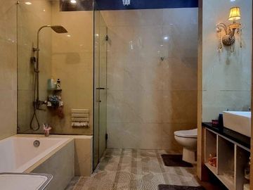 Dijual Rumah Mewah Furnished Kurdi Moh Toha Harga di Bawah Pasaran