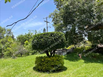 Venta de Casa estilo campestre y terreno en Nepantla de Sor Juana Inés de la Cruz, Estado de México