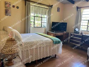 Venta de Casa estilo campestre y terreno en Nepantla de Sor Juana Inés de la Cruz, Estado de México