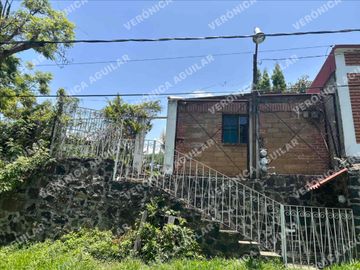 Venta de Casa estilo campestre y terreno en Nepantla de Sor Juana Inés de la Cruz, Estado de México